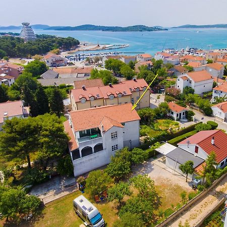Apartments Branko Vodice Bagian luar foto