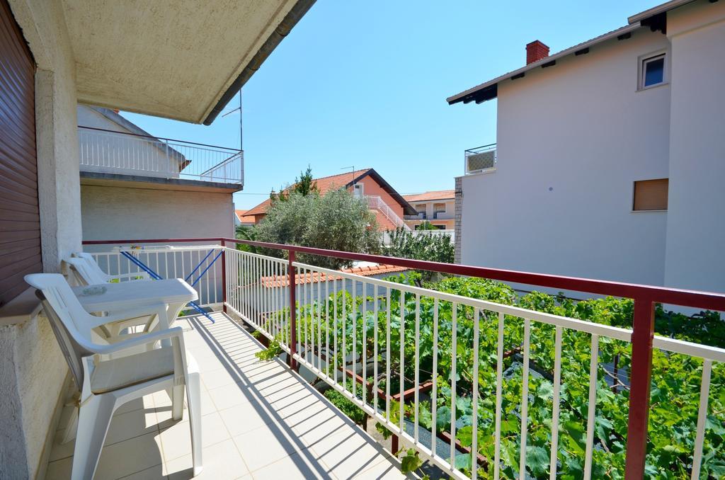 Apartments Branko Vodice Bagian luar foto