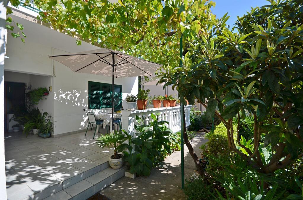 Apartments Branko Vodice Bagian luar foto