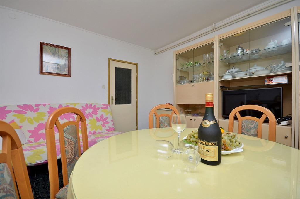 Apartments Branko Vodice Bagian luar foto