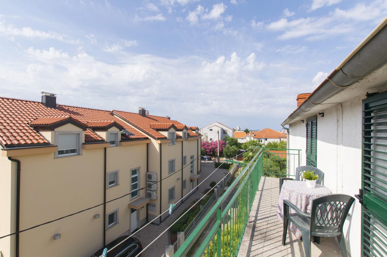 Apartments Branko Vodice Bagian luar foto