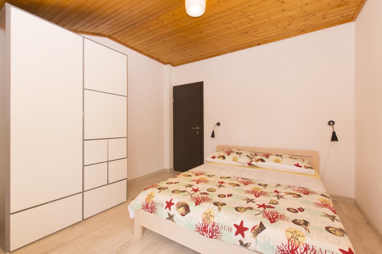 Apartments Branko Vodice Bagian luar foto
