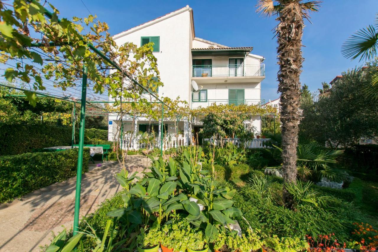 Apartments Branko Vodice Bagian luar foto